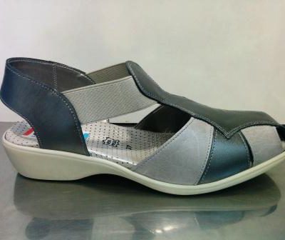 סנדלים לנשים עם קצה סגור מדגם 120