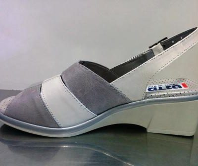 סנדלים לנשים עם קצה פתוח מדגם 110