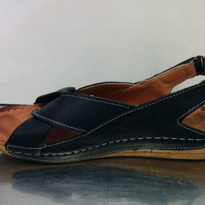 סנדל אוורירי ופתוח לנשים דגם 240004